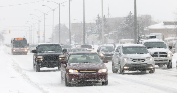 Why Some Drivers Take to the Roads with a Foot of Snow on Their Cars, What Lawmakers Plan to do About it